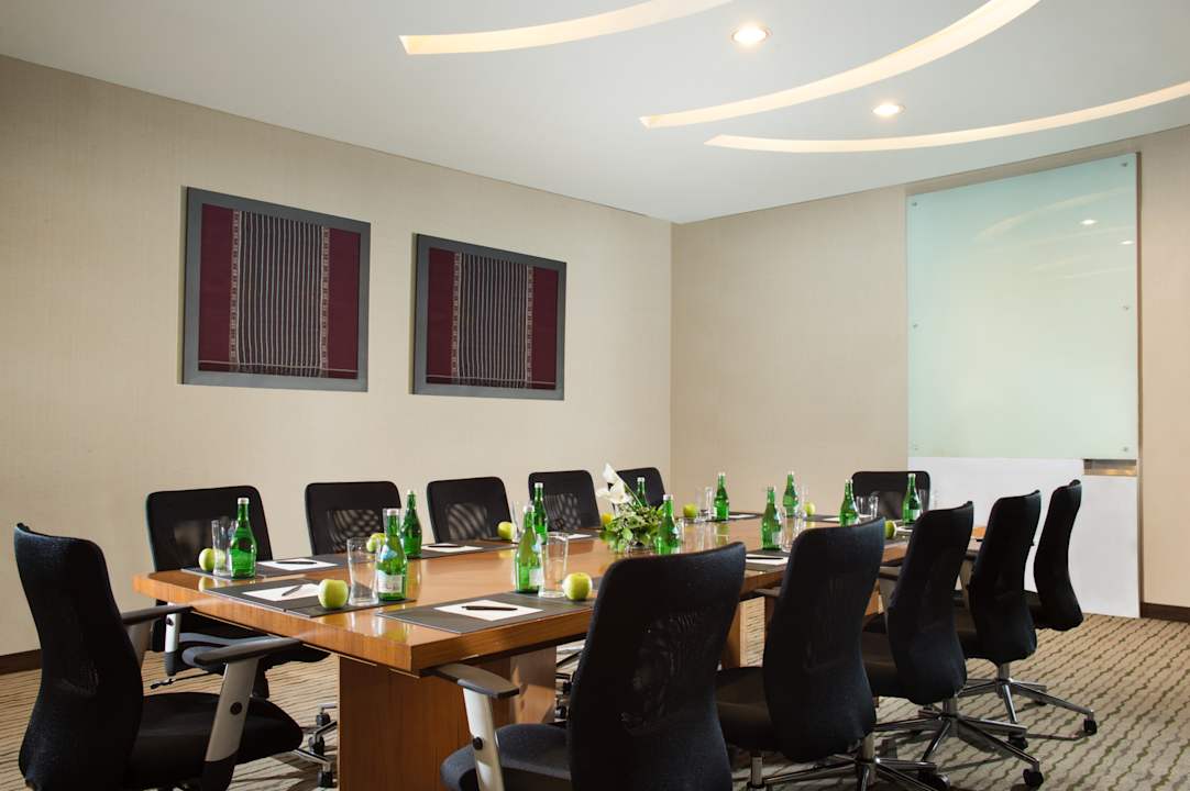 Sonstiges Hotel Santika Premiere Dyandra