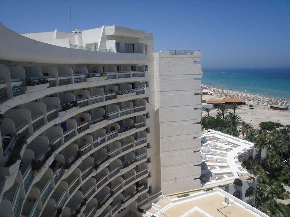 Hotelansicht Meerseite Riadh Palms Resort & Spa