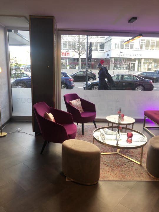 Lobby Premier Inn Saarbrücken City Centre