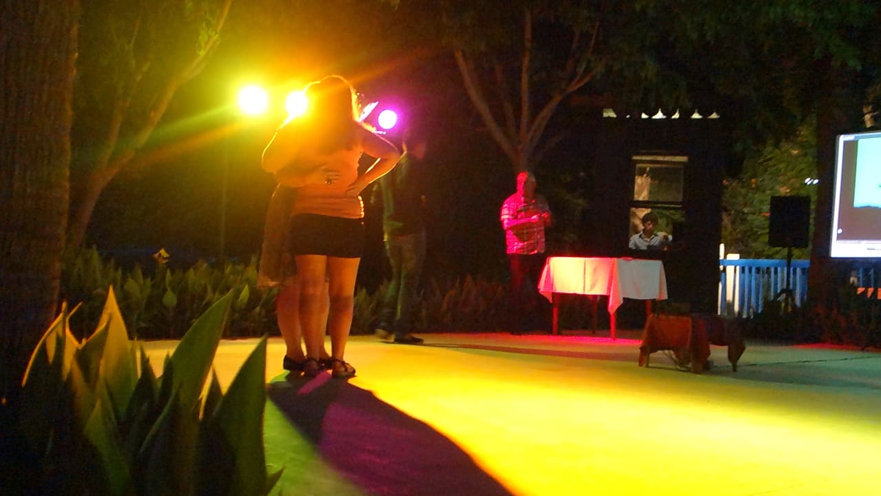 Karaoke Royal Atlantis Beach Hotel