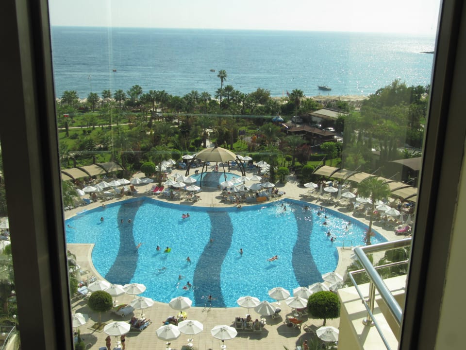 Ausblick auf den Pool Saphir Resort & Spa