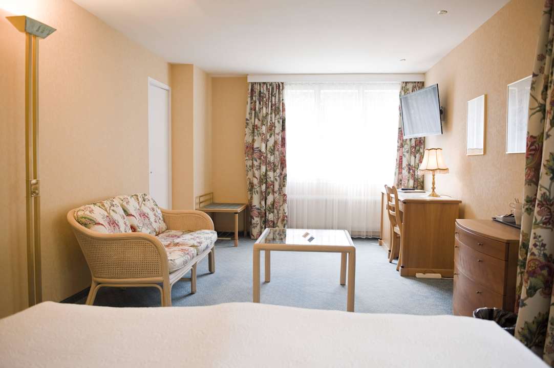 Standard Doppelzimmer  Hotel Wengener Hof