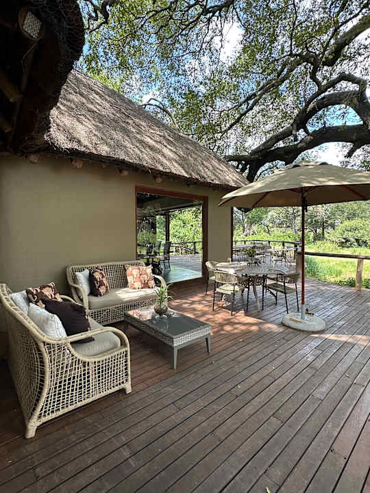 Außenansicht Hotel Tintswalo Safari Lodge