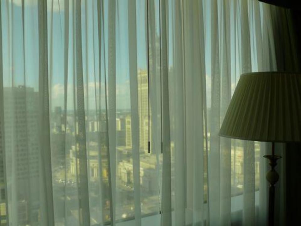 Lampe und Aussicht Warsaw Marriott Hotel