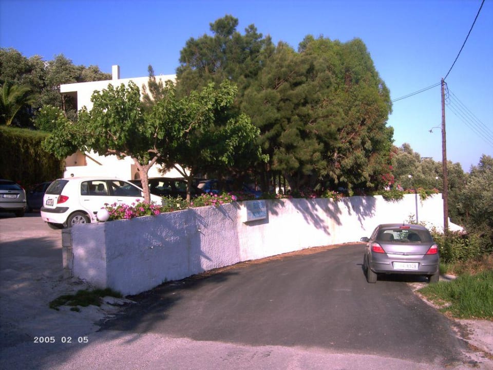 Straße zum Hotel Hotel Polyrizos