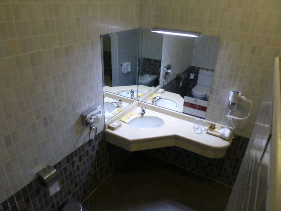 Badezimmer Hotel Gorgonia Beach Resort