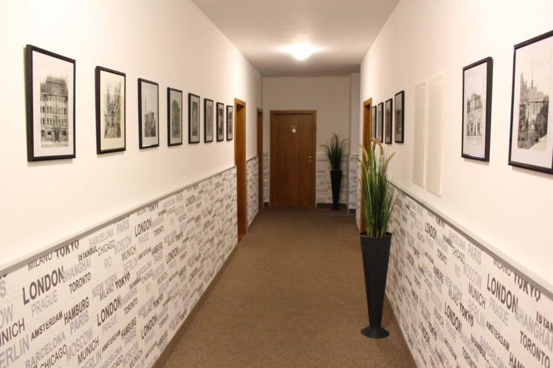 Hotelflur Erdgeschoss Hotel Dresdner Hof