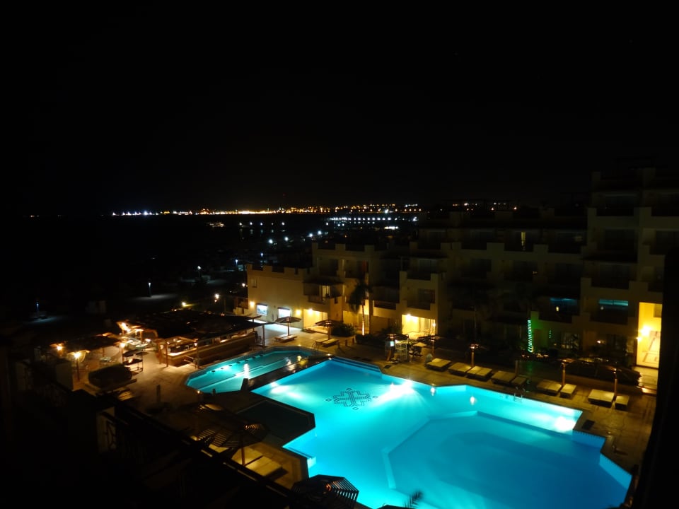 Abends von der Terrasse auf den Pool geschaut Imperial Shams Abu Soma