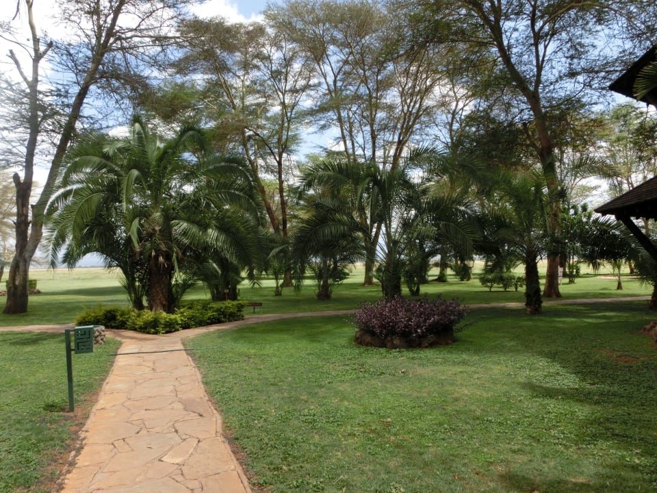 Wege zu den Häusern Ol Tukai Lodge