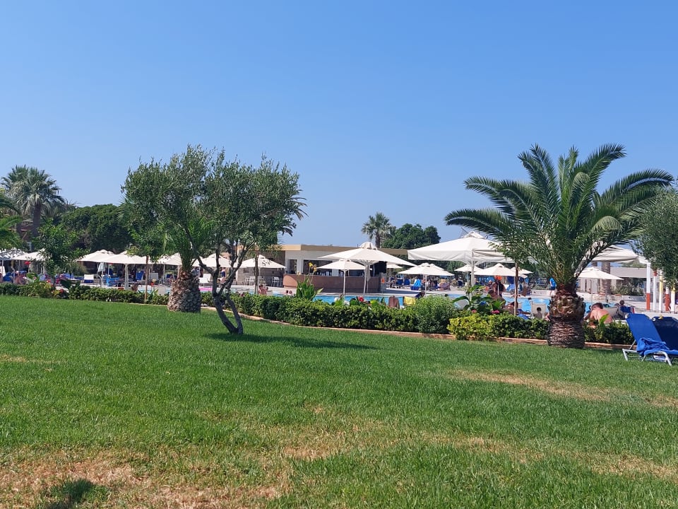 Gartenanlage Anissa Beach & Village