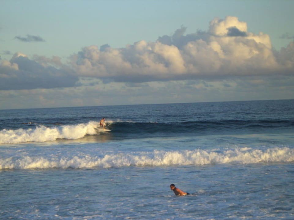 Surfer-Strand/Aussicht von der Sunset-Bar Terrasse Adaaran Select Hudhuran Fushi - Premium All Inclusive