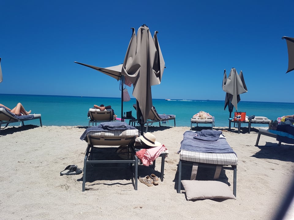 Strand Ikones Seafront Luxury Suites