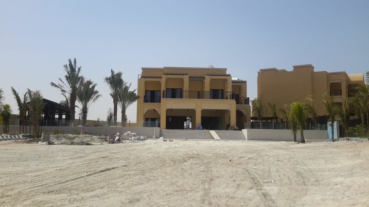Baustellenbereich in der Anlage DoubleTree by Hilton Resort & Spa Marjan Island