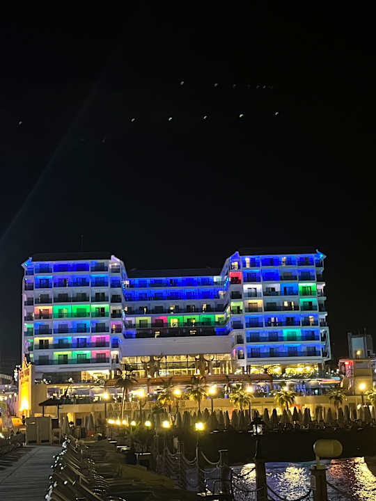 Außenansicht Azura Deluxe Resort & Spa Hotel