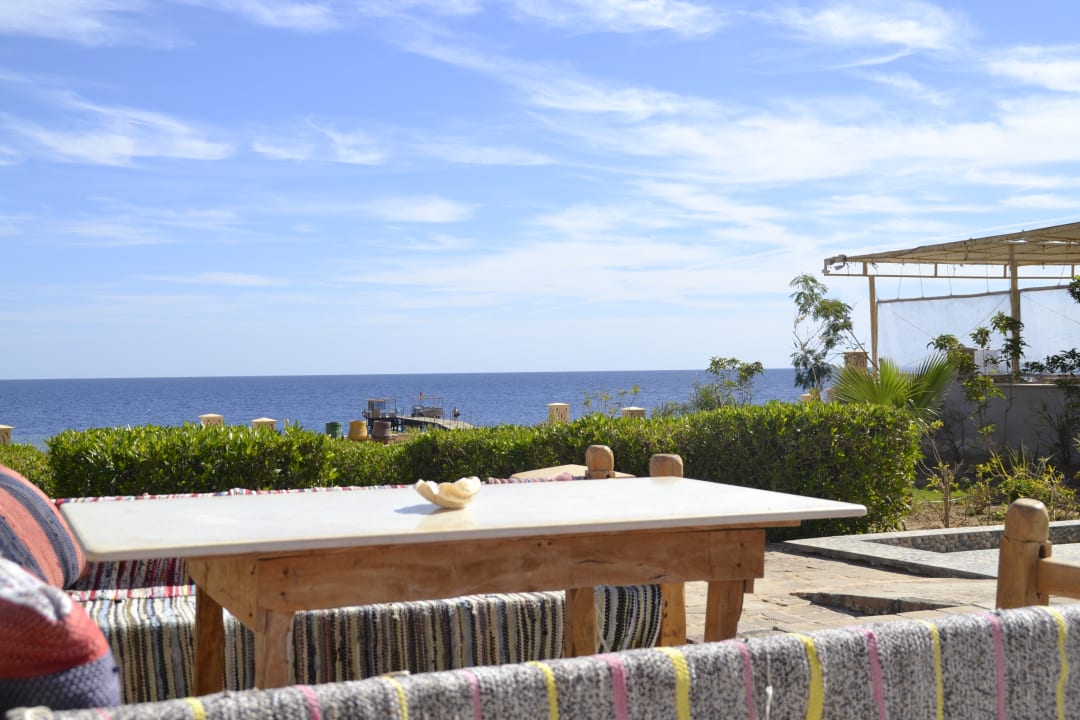 Ausblick am Pool Rohanou Beach Resort