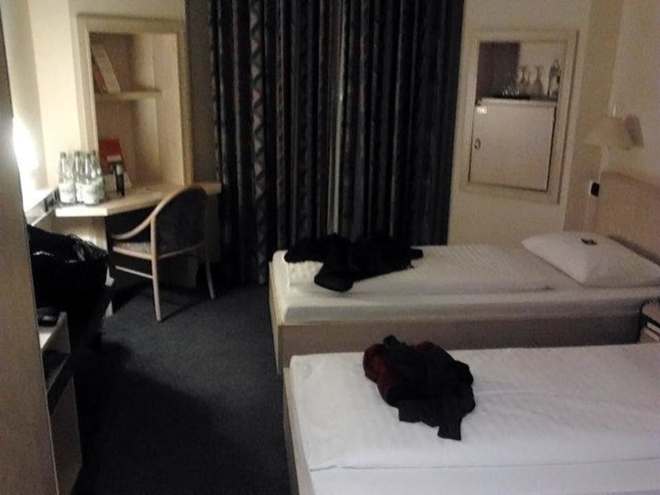 Zimmeransicht rugs HOTEL Augsburg City