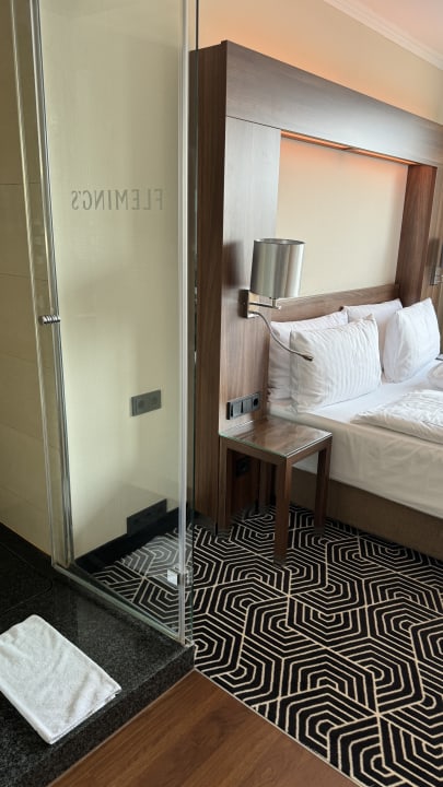 Zimmer Flemings Hotel Frankfurt Main-Riverside