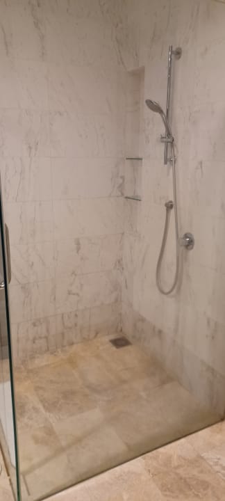 Zimmer The Face Suites