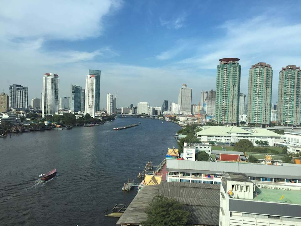 Blick aus dem Zimmer Ramada Plaza by Wyndham Bangkok Menam Riverside