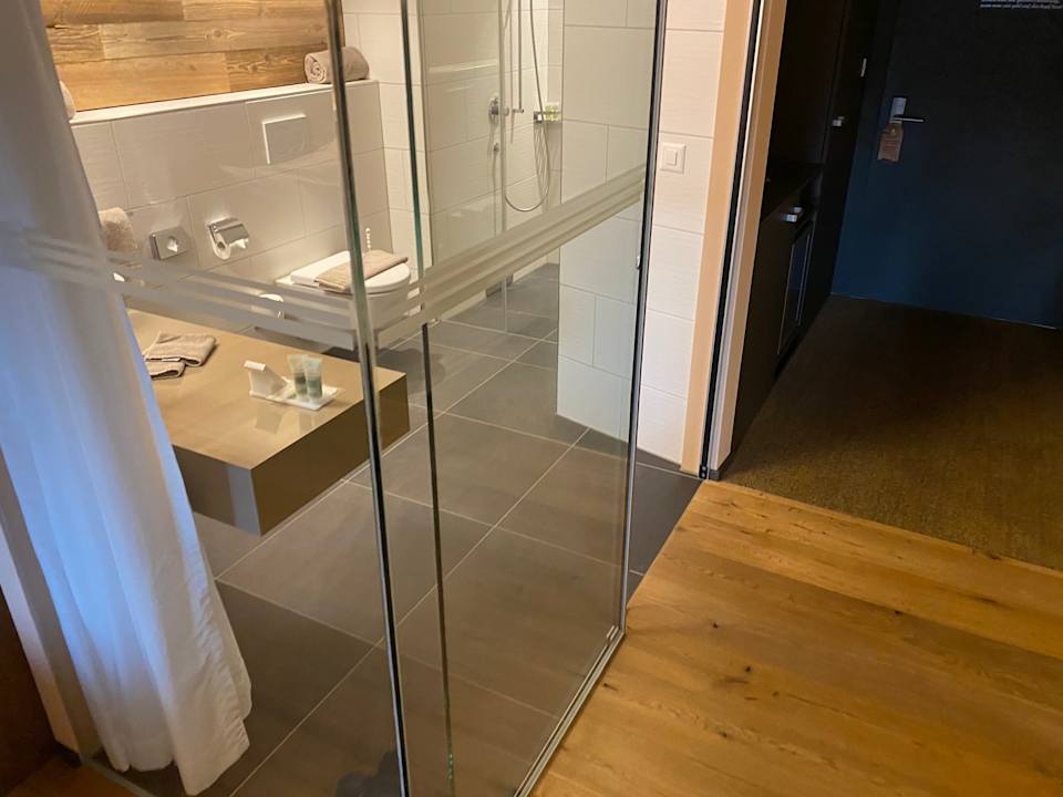 Zimmer Riverside Hotel