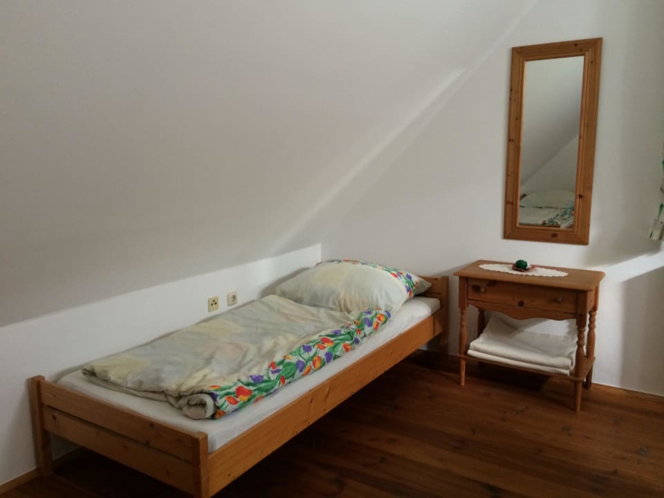 Einzelbett Bauernhof Dorfhof Bauer