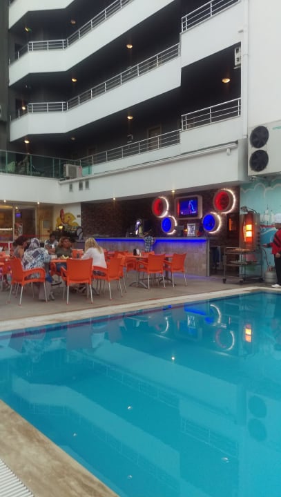 Poolbar Acar Hotel