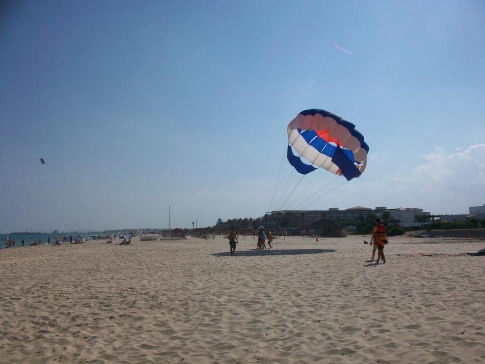 Parachuting Hotel Paradis Palace