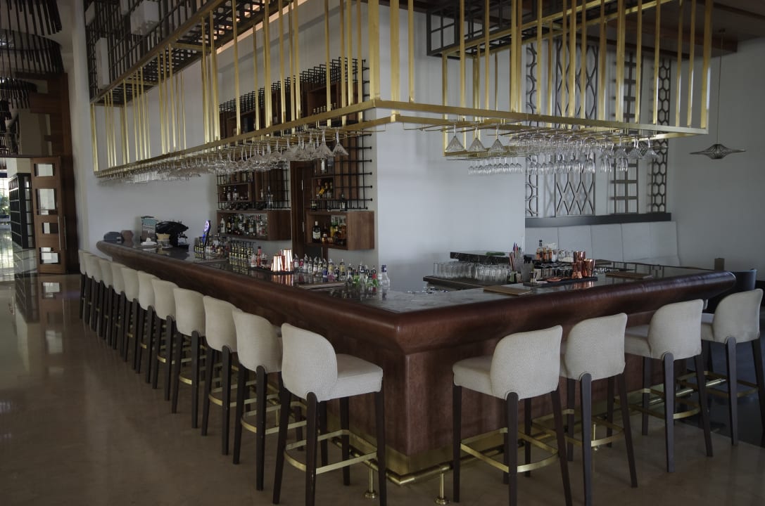 Gastro Acanthus Cennet Barut Collection