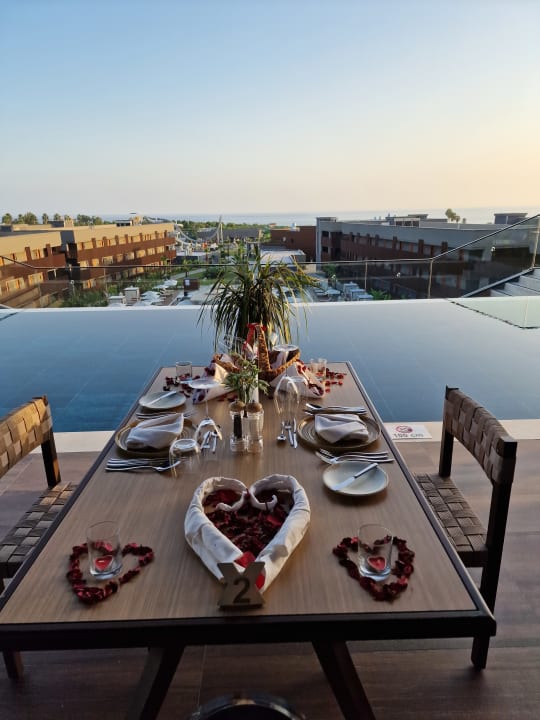 Gastro Jacaranda Luxury Resort