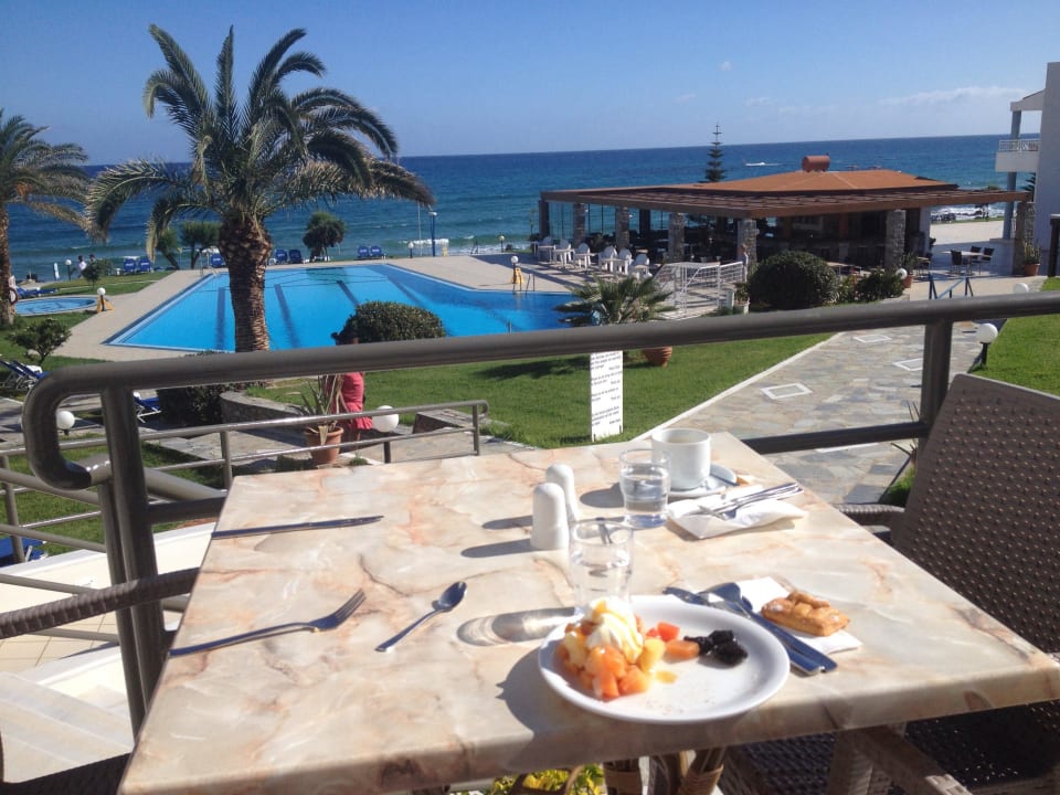 Frühstück oder Abendessen mit Aussicht  Hotel Ariadne Beach