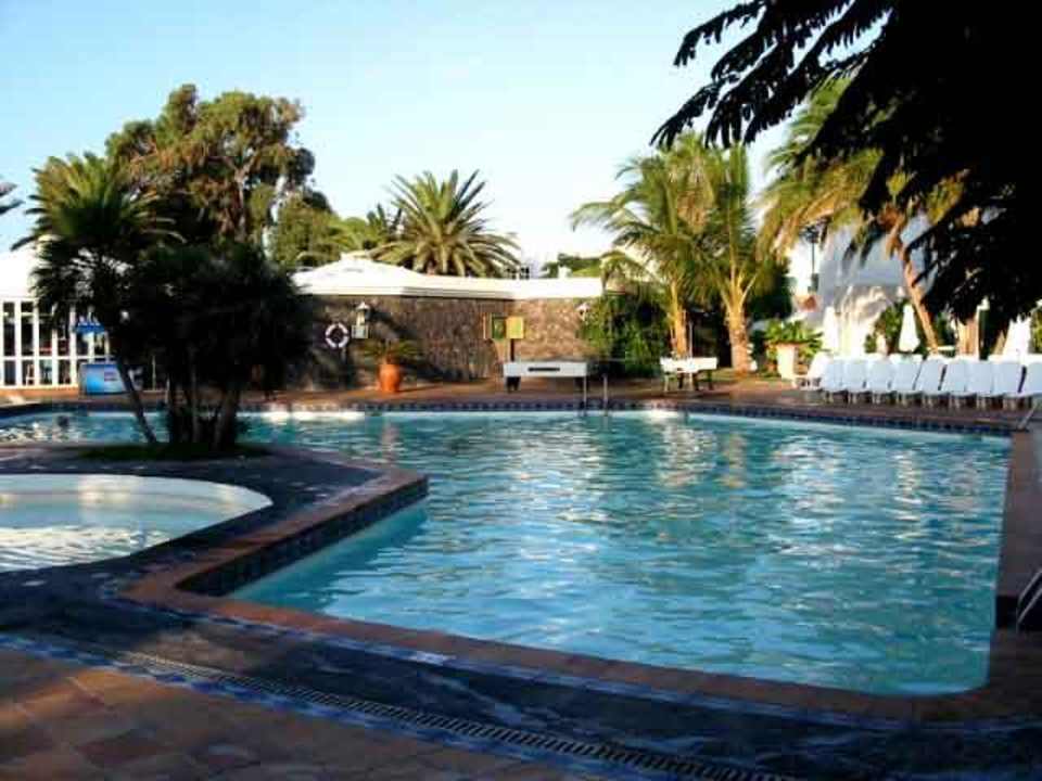 Blick auf den Pool der Hotelanlage Barcarola Barcarola Club