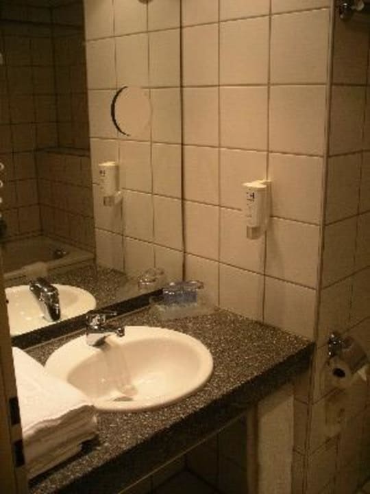 Bad Hotel NH Düsseldorf City