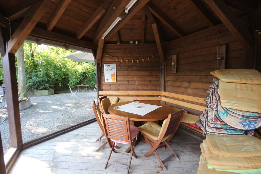 Gasthaus Zur Krone: Biergarten Frau Holle-Land-Hotel