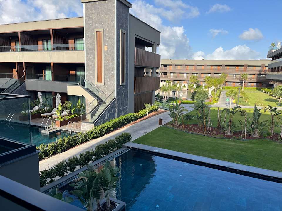 Pool Jacaranda Luxury Resort