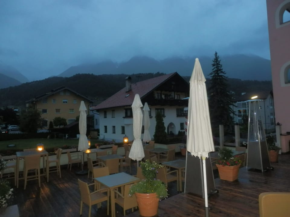 Terrasse am Abend Hotel zum Lamm
