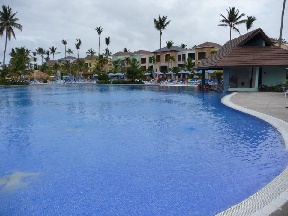 Pool mit Swim-in -Bar Ocean Blue & Sand