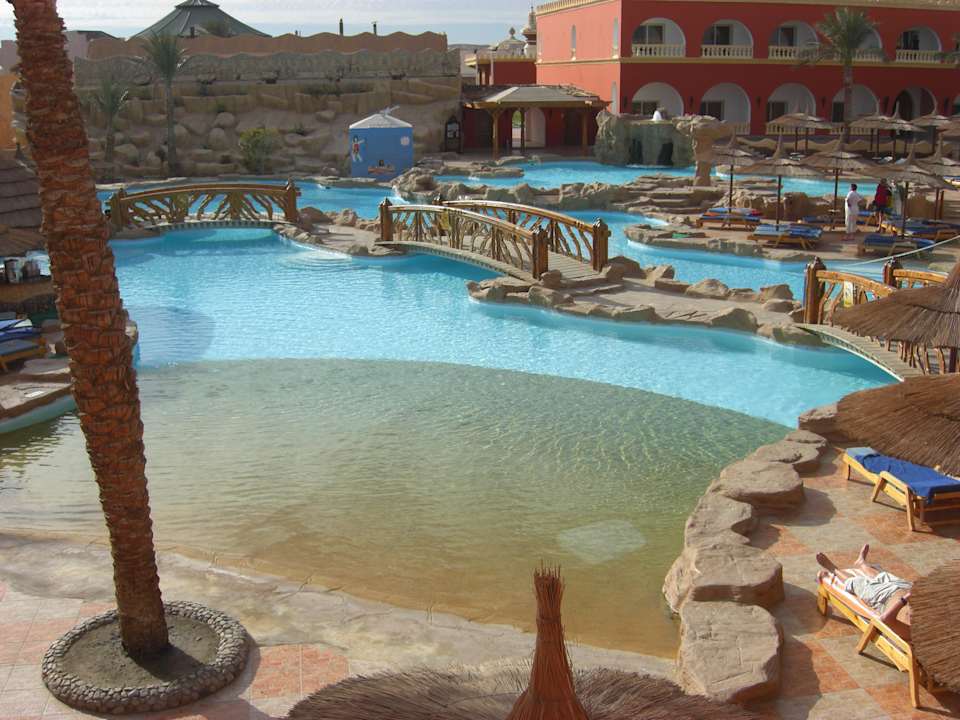 Große Poolanlage Pickalbatros Alf Leila Wa Leila Resort - Neverland Hurghada