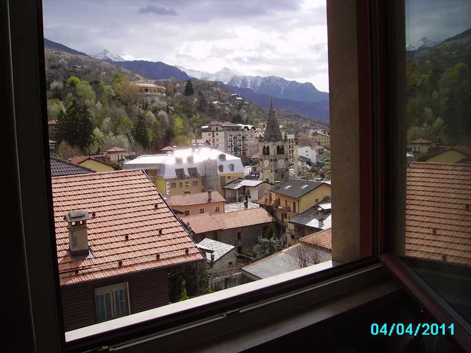 Il panorama visto dalla finestra del bagno Hotel Elena