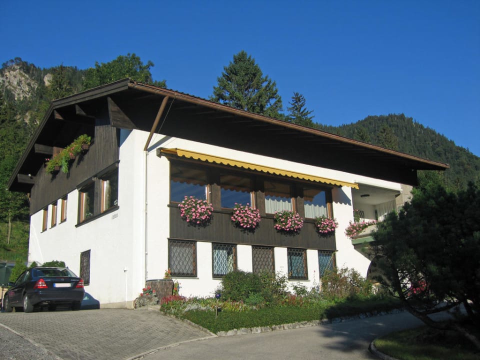 Die Ferienwohnung im Erdgeschoss mit Stellplatz Ferienwohnung M + M Leitner