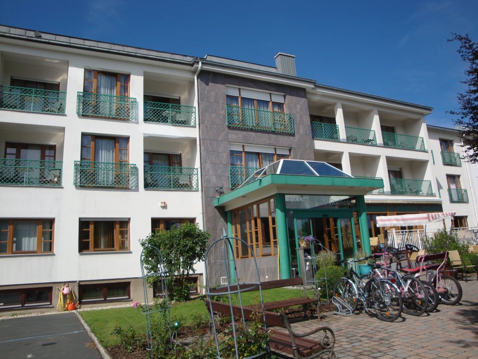 Hotelansicht von der Straße SIMON - das Vitalhotel
