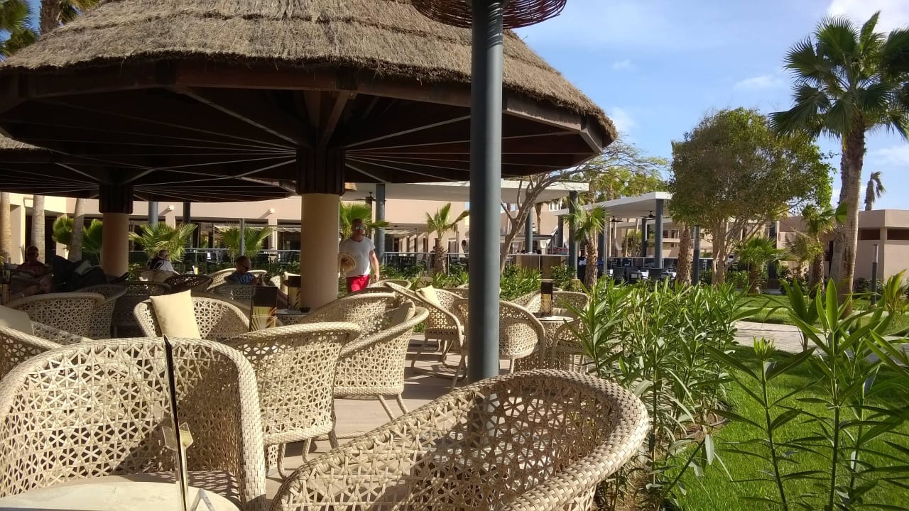 Terrasse vor der Lobbybar Hotel Riu Cabo Verde