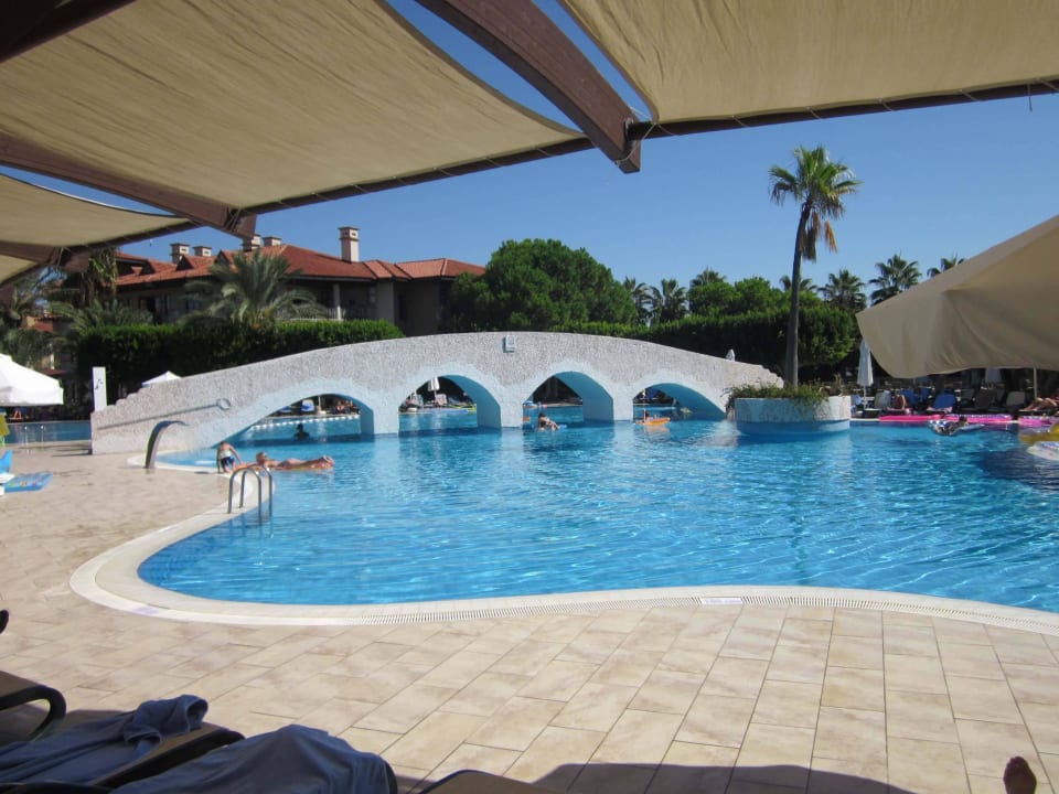 Große Pool-Landschaft Club Grand Side