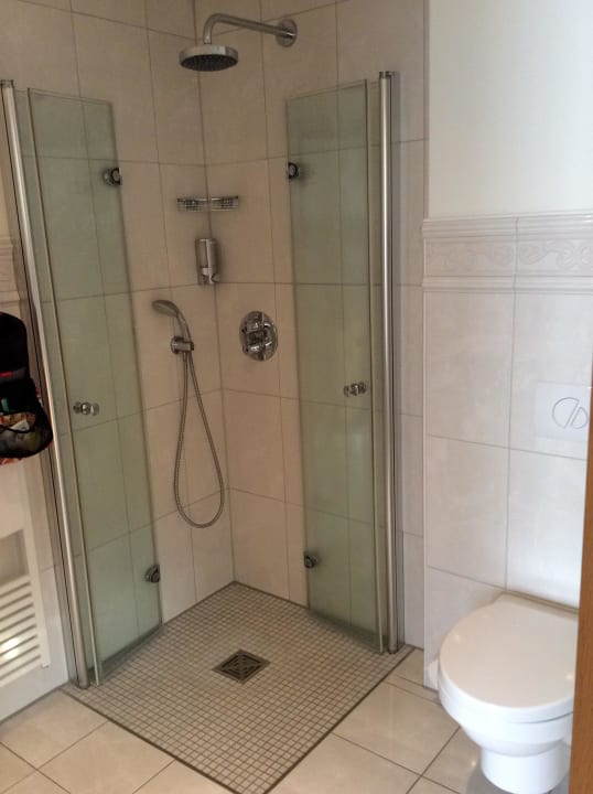 Schöne große Dusche Golfpark Gut Düneburg