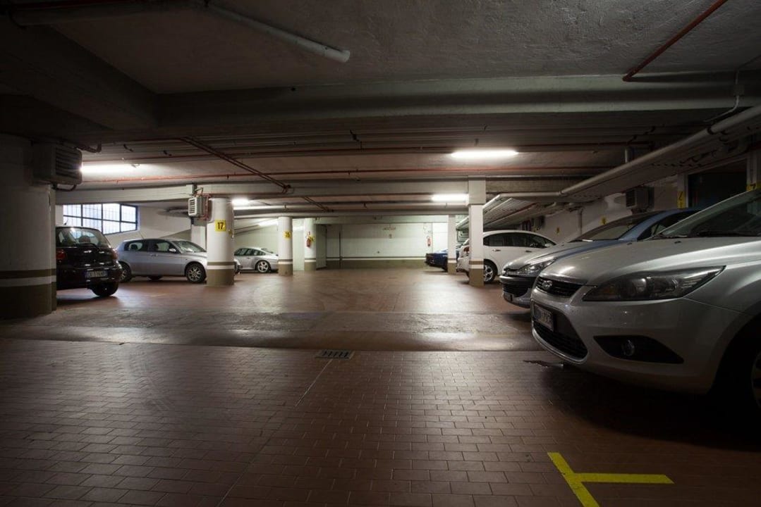 Garage interno Best Western Plus Executive Hotel & Suites