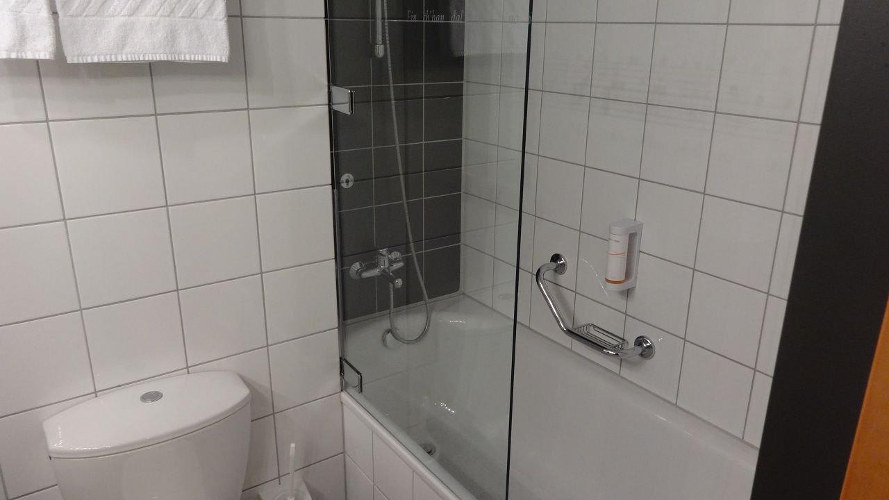 Bad - Junior Suite DEZ2014 Hotel Don Giovanni Prague