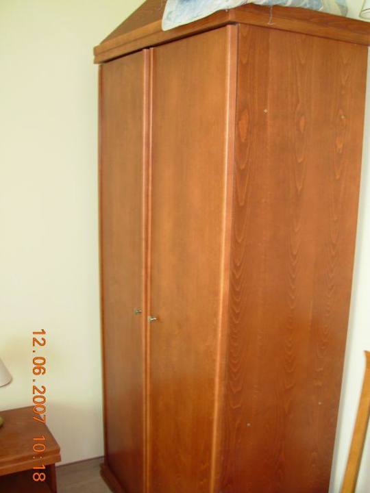 Der Schrank im Zimmer Hotel Colosseum