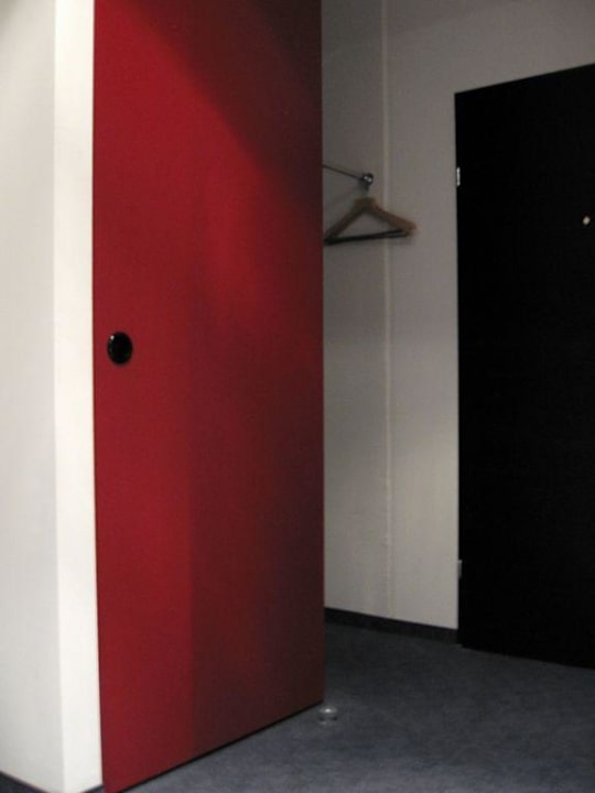 Zimmer 102, Eingangs- / Schrankbereich Koncept Hotel Liebelei
