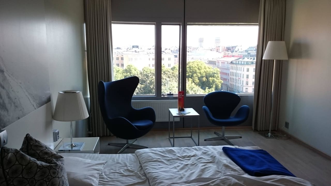 Zimmer im 8. Stock mit Aussicht zum Park Clarion Hotel Sign