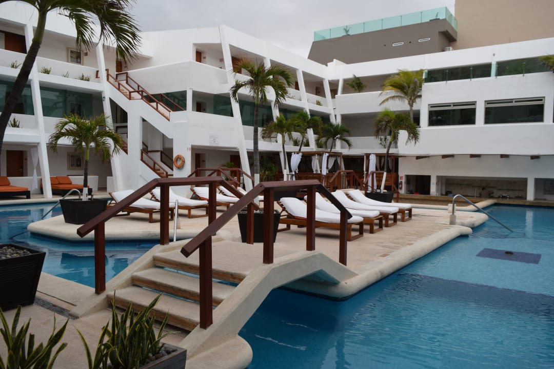 Pool Hotel Flamingo Cancun Resort