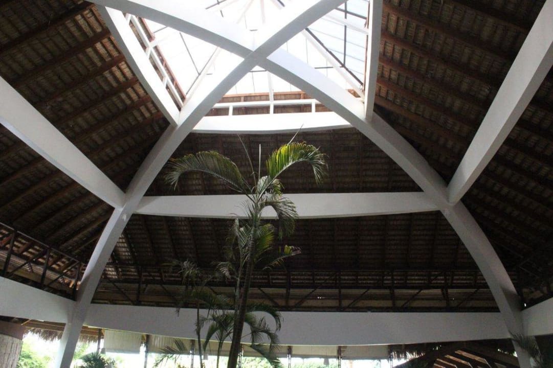 Dachkuppel im Eingangsbereich Grand Sirenis Punta Cana Resort & Aquagames
